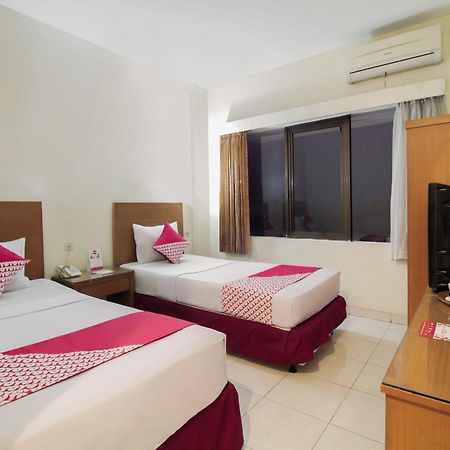 Capital O Galaxy Inn Bandung Extérieur photo