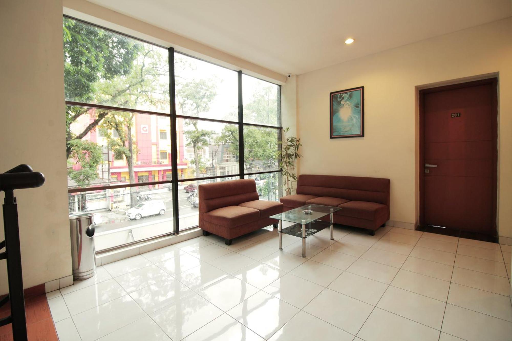 Capital O Galaxy Inn Bandung Extérieur photo