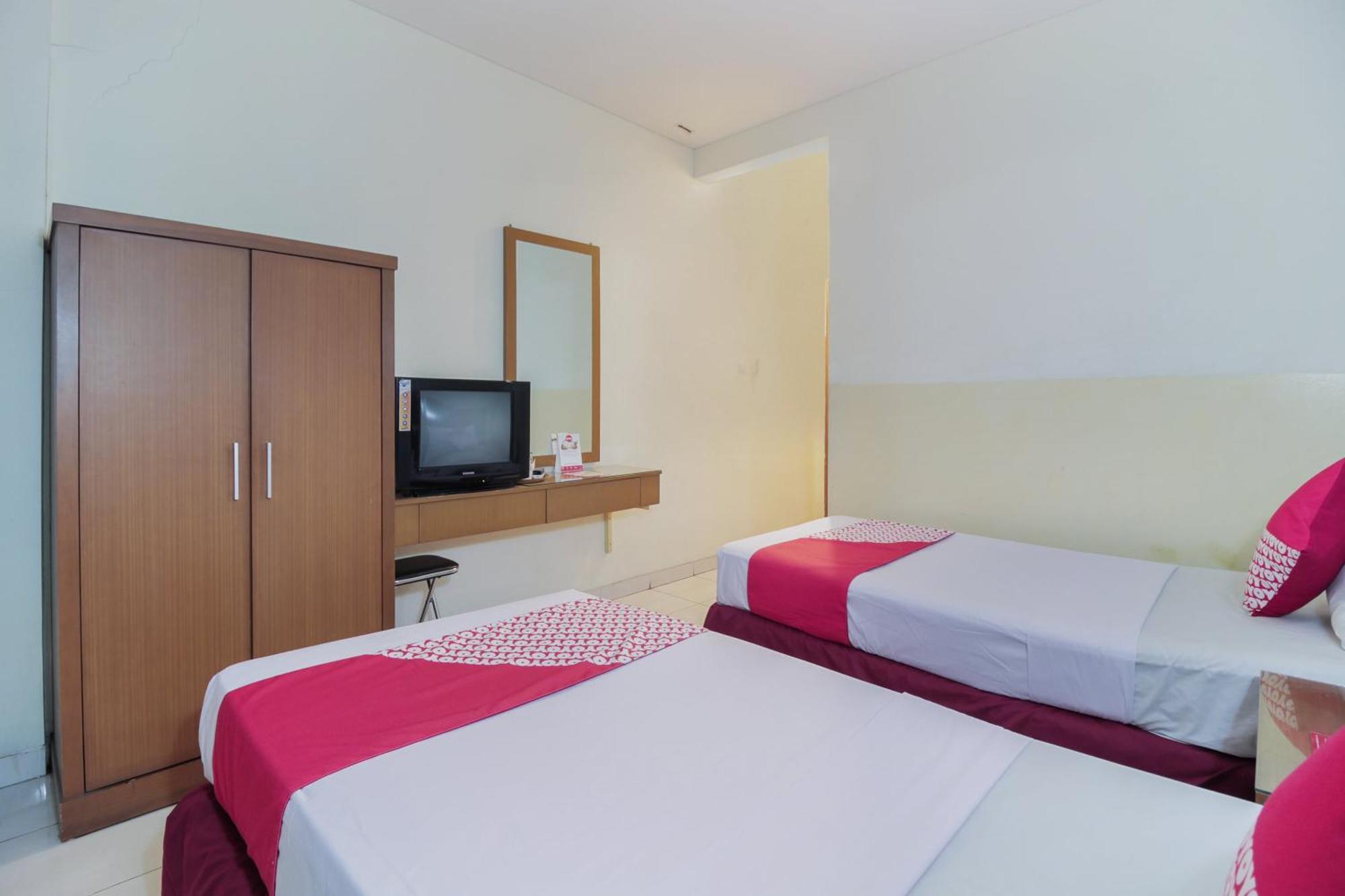 Capital O Galaxy Inn Bandung Extérieur photo