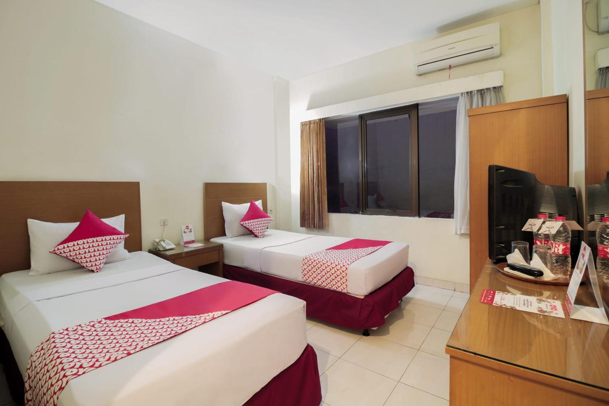 Capital O Galaxy Inn Bandung Extérieur photo