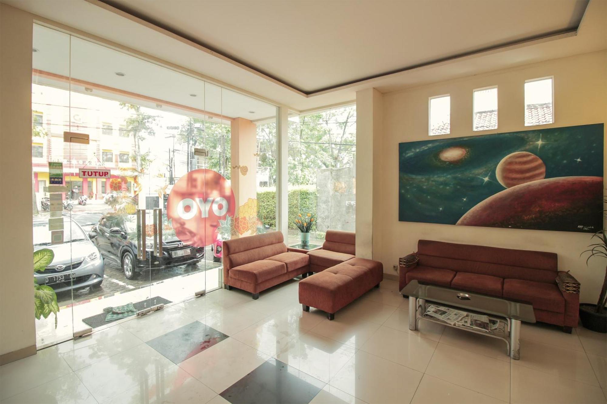Capital O Galaxy Inn Bandung Extérieur photo